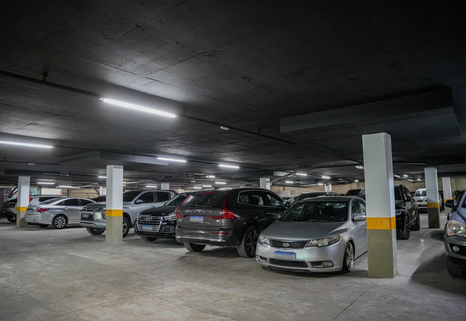 Estacionamento coberto do complexo